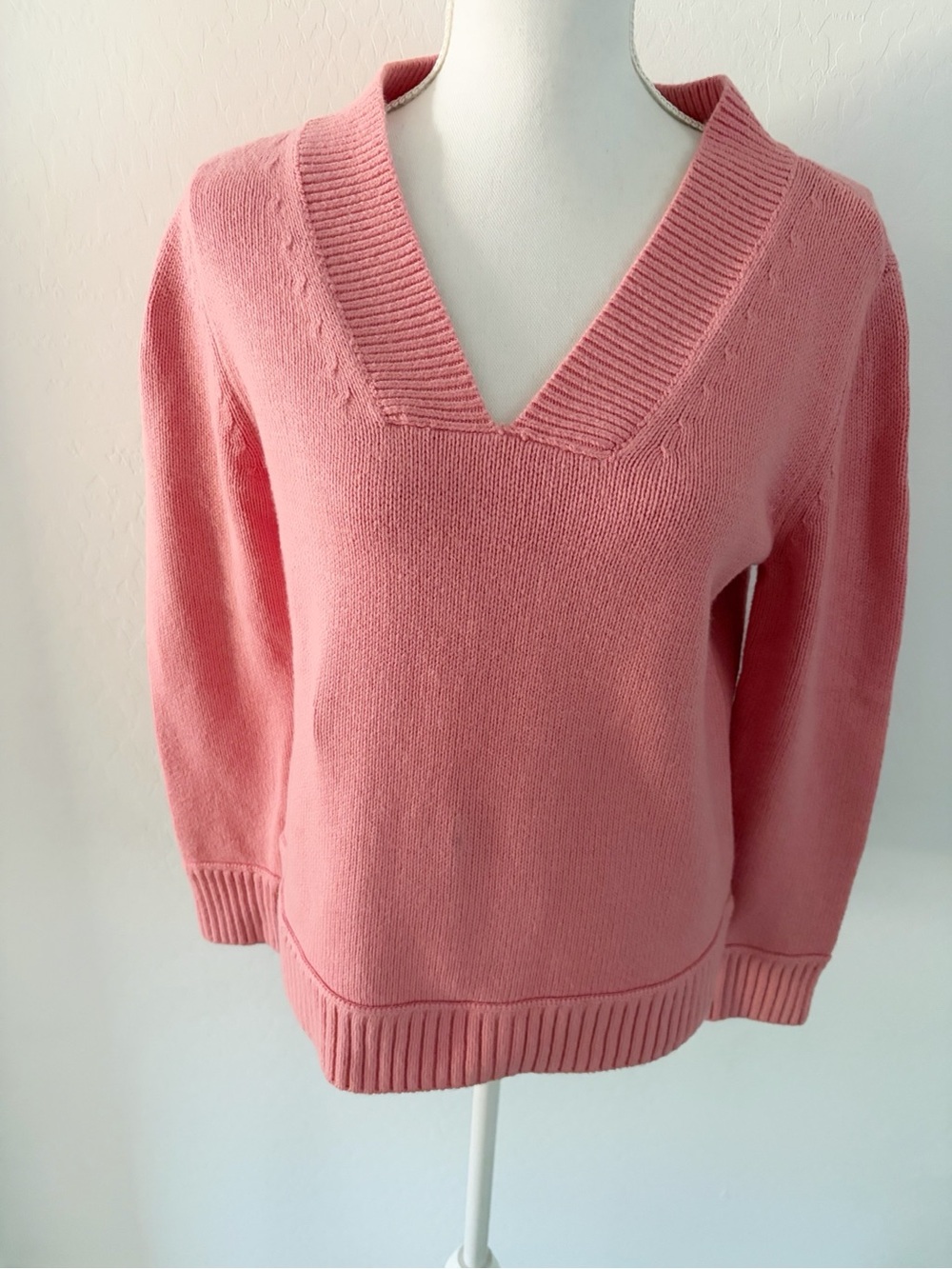 EUC Talbots Light Pink V-neck Ribbed Trim Relaxed Sweater Size S